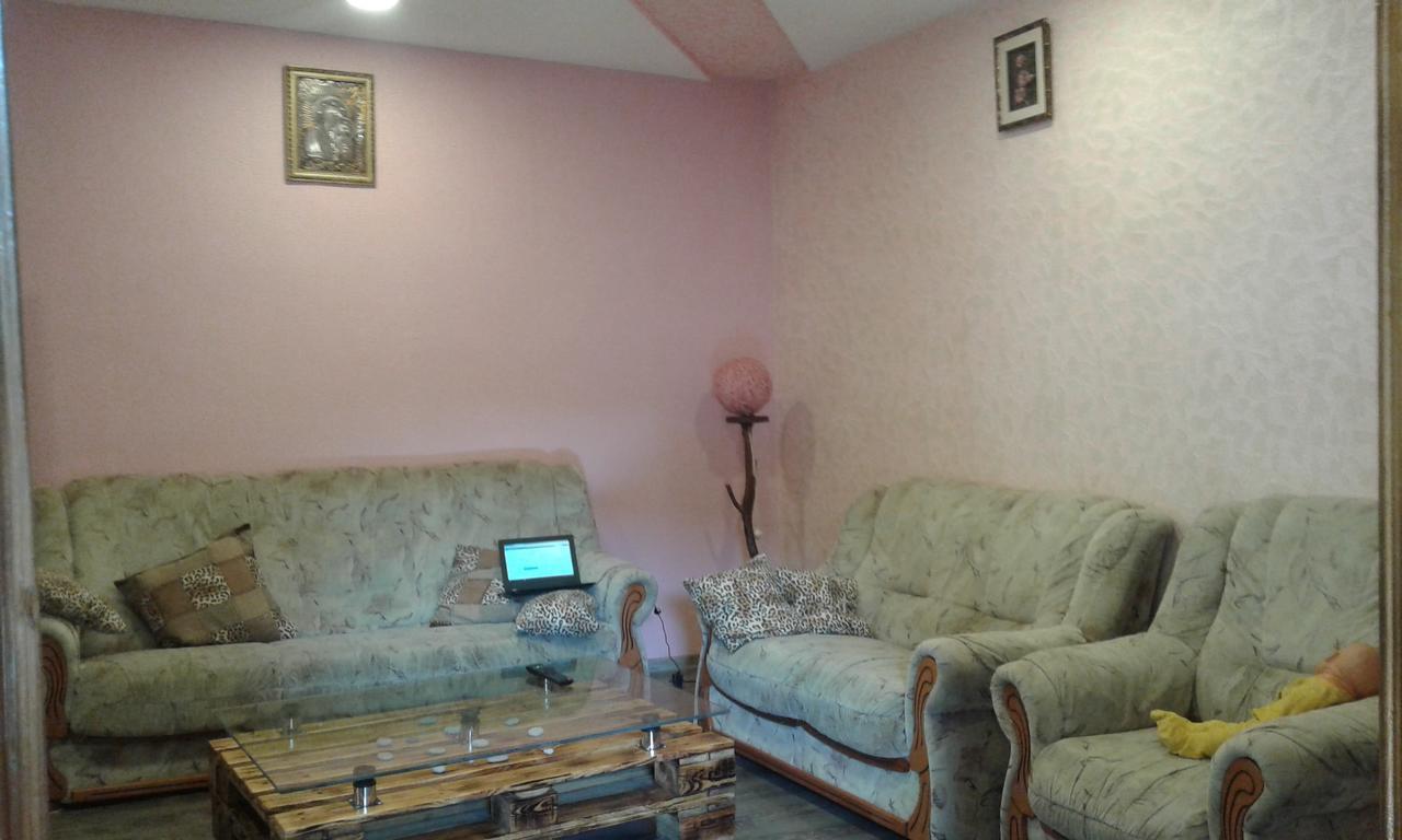 Guest House Nima Borjomi Ngoại thất bức ảnh