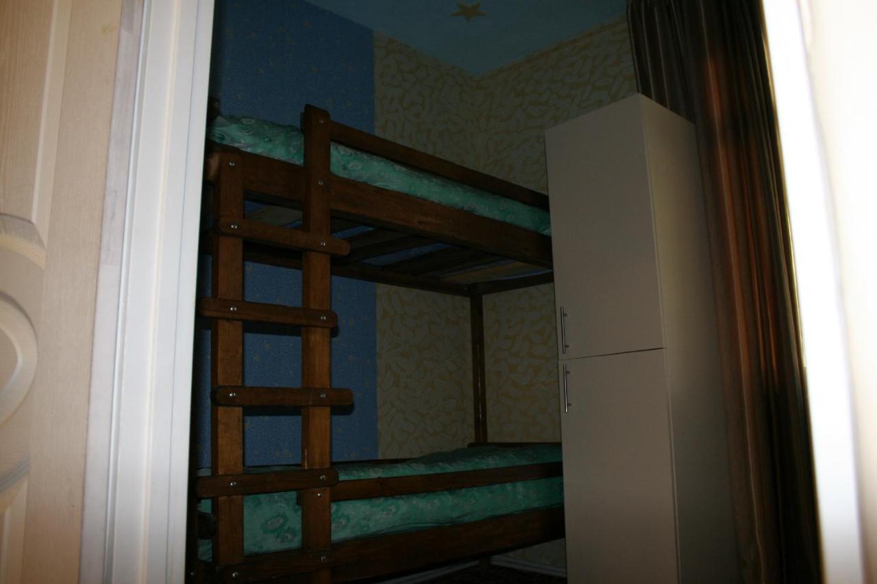 Guest House Nima Borjomi Ngoại thất bức ảnh
