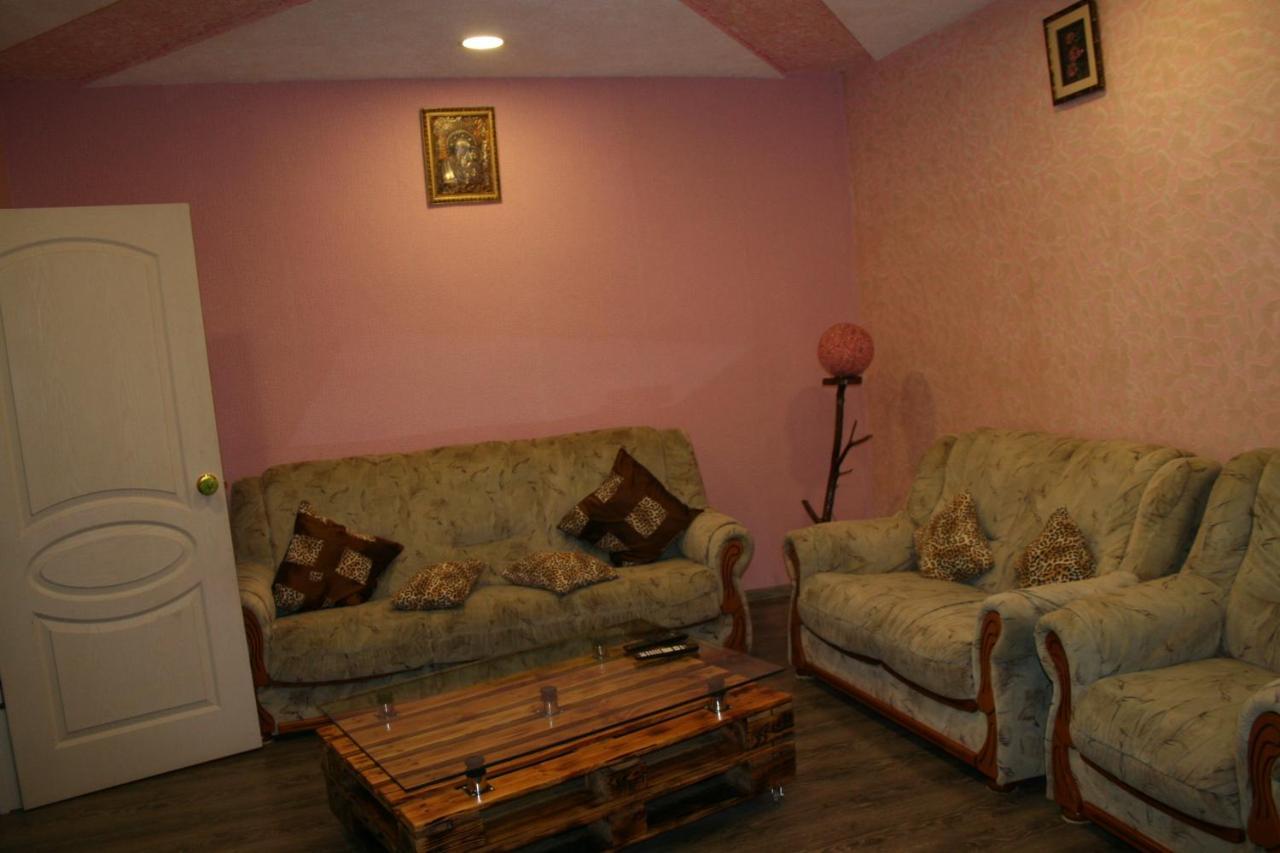 Guest House Nima Borjomi Ngoại thất bức ảnh